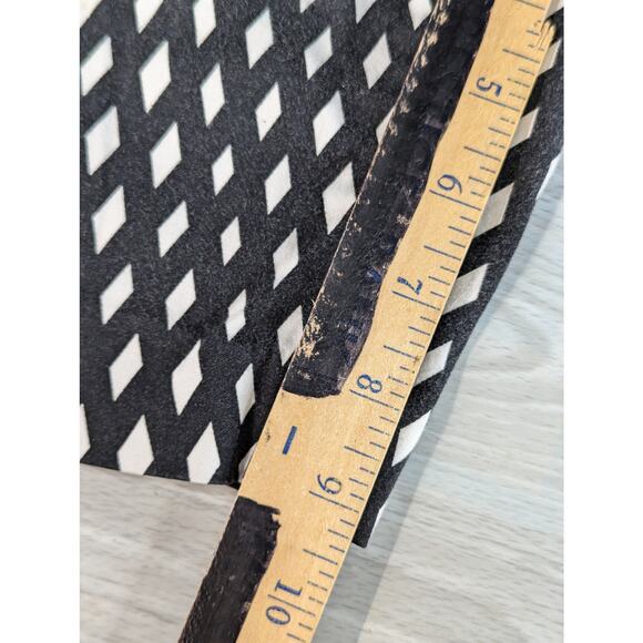 Cabin Creek Natural Fit Shorts Womens Plus Size 14 Stretch Pockets Black White - Picture 8 of 9